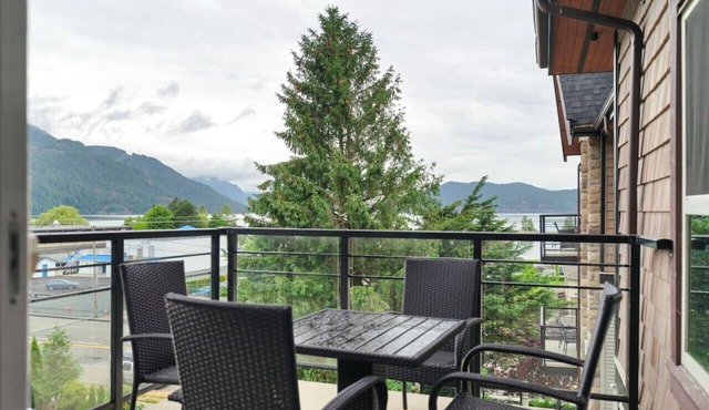 Harrison Lake Pets Welcome-3BR Penthouse Suite