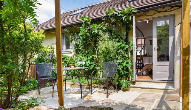 Hayloft at Walnut Farm - sleeps 2 guests in 1 bedroom
