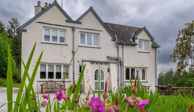Hazelseat House with Hot Tub