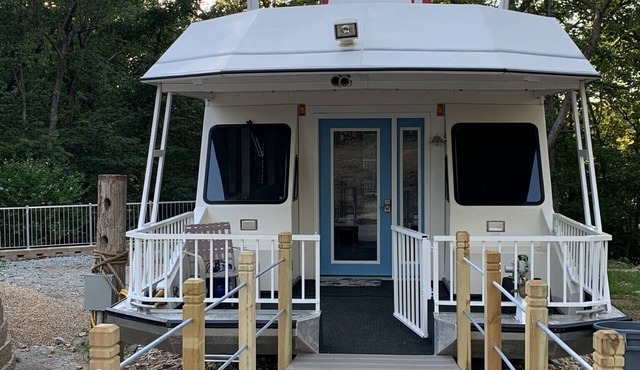 Hey Kids! Fun HouseBoat Cabin! Pool 🛟 Hot Tub 💦 Patio 🌳 Cricket Creek Branson