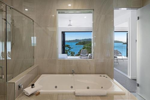 Hidden Cove on Hamilton Island by HIHA
