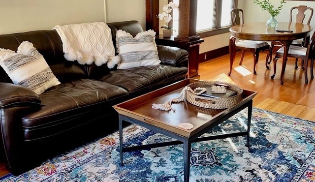 Historic Downtown Flat, No. 2