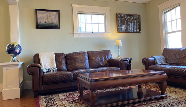 Historic Downtown Flat, No. 1