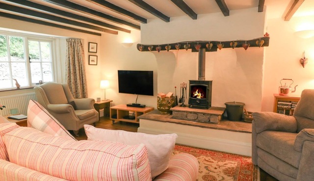 Ingleton 2-Bed Cottage, Sleeps 4, Pet Ok & Parking in Ingleton