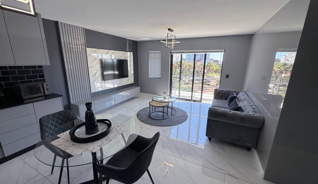 Knightsbridge Luxury Apartments Century City by Vvip Bookings