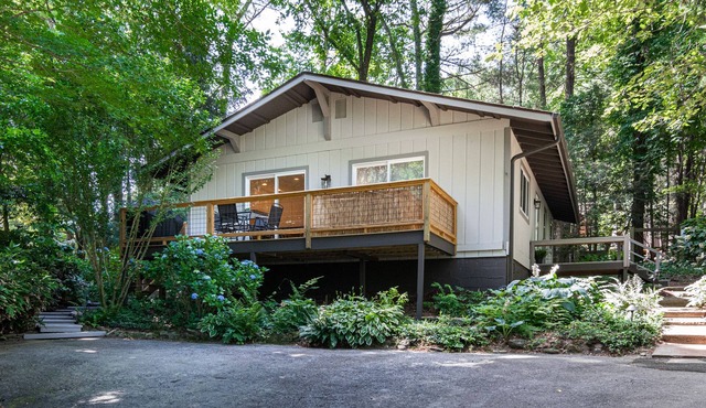 Lake Escape - Hot Tub & Lake Access - Pet Friendly