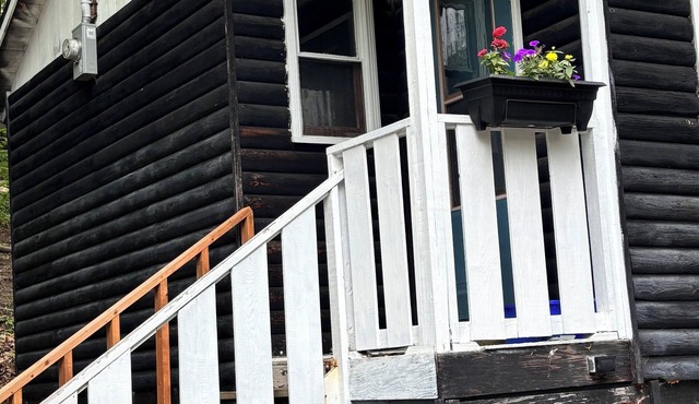 Lake Front Hideaway Resort 10 Total cabins-Lake view and Private Beach