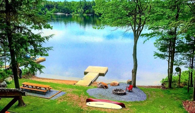 Lakeside 5BR Cottage in Bala – Group Getaway