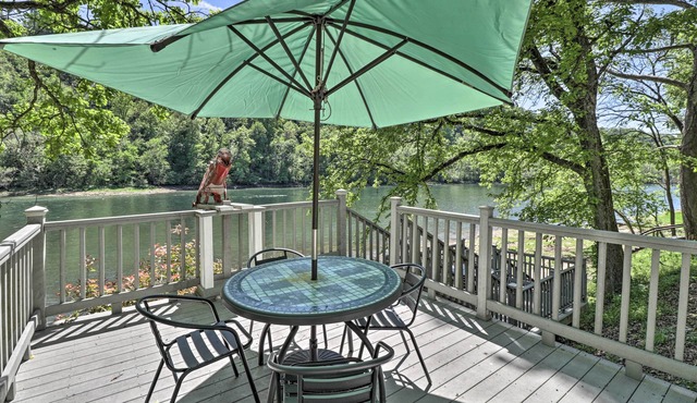 Lakeview Escape w/Direct White River Access!