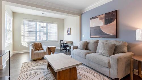 Landing Stylish 3BD Pool Clubhouse