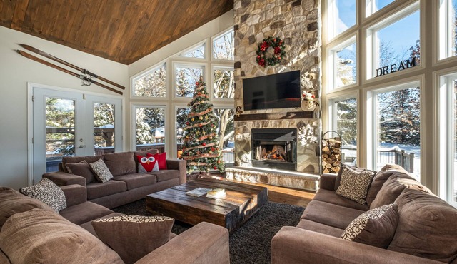 Large Tremblant Ski and Golf Chalet