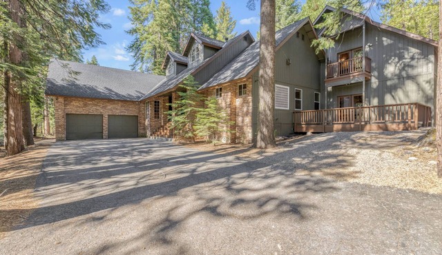 Lazy Bear Lodge | Rustic Luxe Cabin w/Spa + Game Room