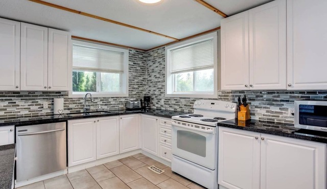 Legend Cottages(Sleep40) - indoor Pool & hot tub & Sauna