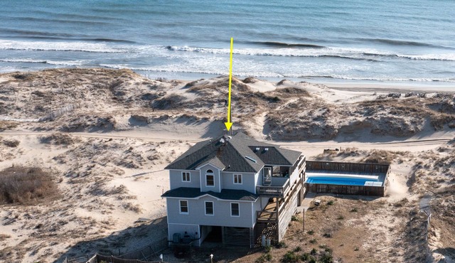Lightly Salted OBX, Beach front Luxury, Wild Horses, Pool, Hot Tub, 4x4 Beach