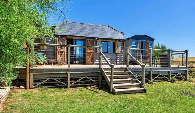 Lodge in Cornwall with Widemouth Bay Views
