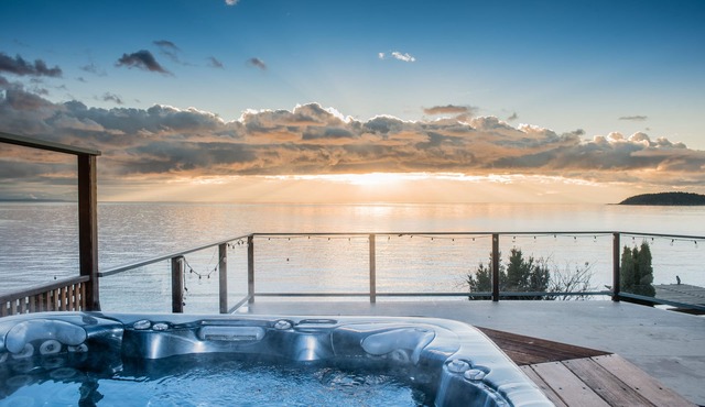 Lovely Waterfront Beach Haven with Hot Tub & SUP