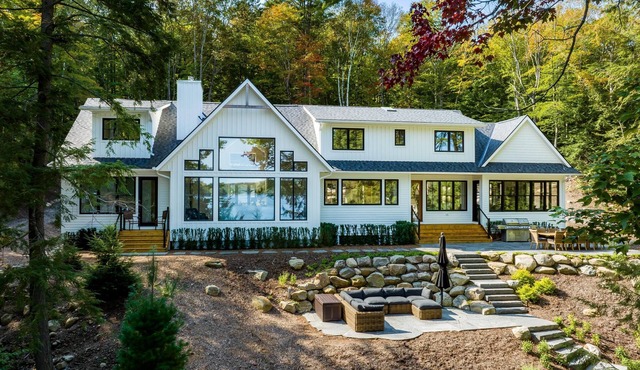 Luxurious 7 bed 7 bath cottage on Lake Rosseau! Sauna! Gym!
