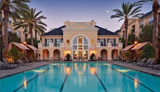 Luxury condo near Irvine Business & UCI Hospital