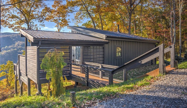 Luxury Mountain Top Cabin with Hot Tub and Views - Spruce