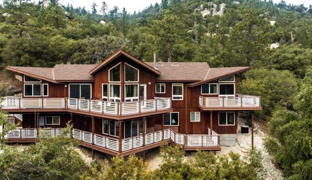 Luxury Pinnacle Home -View, Spa ,Ping-Pong for 16