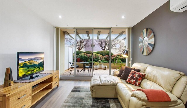 MadeComfy Spacious Canberra Living with Courtyard