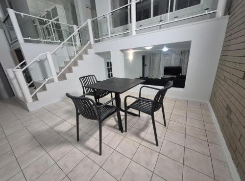 Maglovir Plumstead 5 rooms bulk