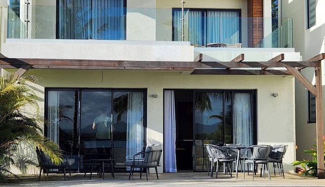 Magnificient Villa on the lagoon w/private pool