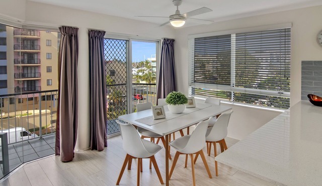 MAINSAIL8 - Mooloolaba Beach