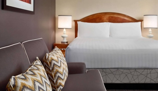 Making The Best Memories Along The Way! Stay at our stylish unit & relax w/Pool in Duluth