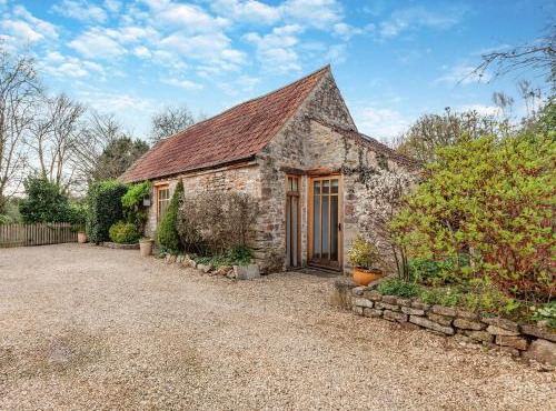 Midsummer Cottage Retreat