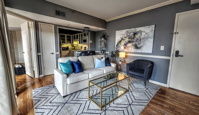 Midtown Condo - Centrally Located to Hospitals - Recently Updated
