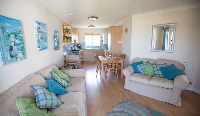 Modern Apartment with Breathtaking Views of Fistral Beach, Newquay