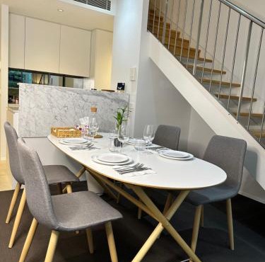 Modern Loft Retreat in Barton Canberra ACT near Parliament House