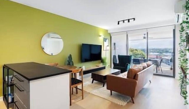 Modern & Stylish Apt w/Large Balcony & Parking!