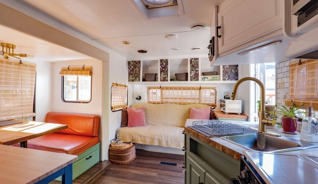 Modern Vintage Camper w/Peaceful Private Yard