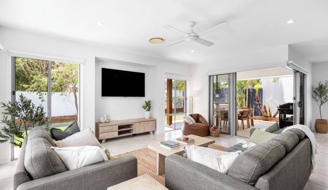 Mooloolaba Parkway Palms Retreat | Spacious 3BR with Patio & BBQ | Pet-Friendly in Mooloolaba