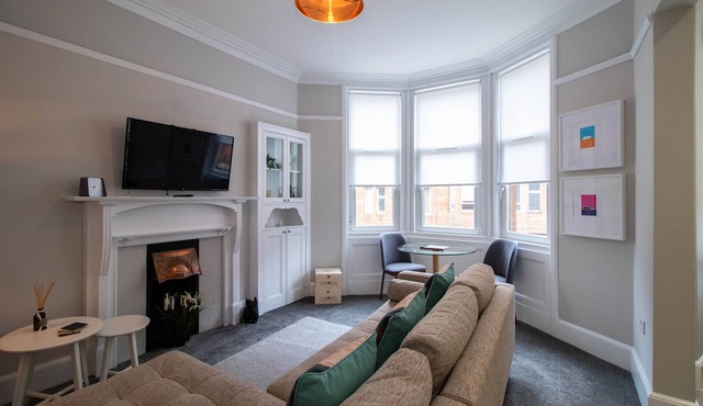 Nairn Apartment - West End close to University
