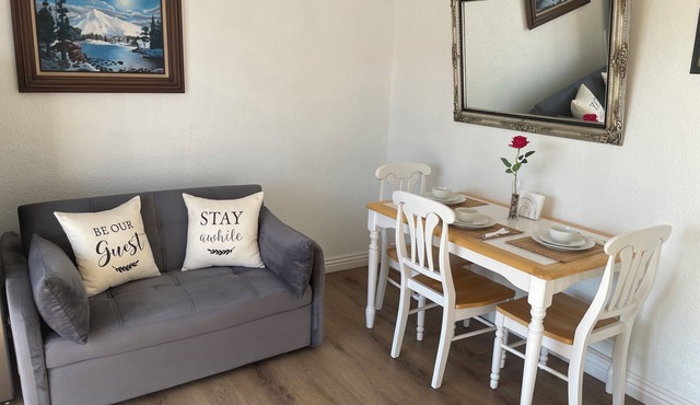 Nena's Home Adventure! Entire guest suite in Whittier. California