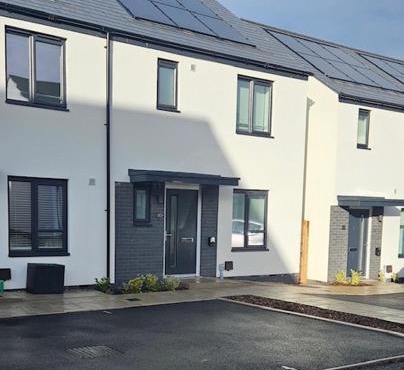 New House by Science Park, Airport and City Centre