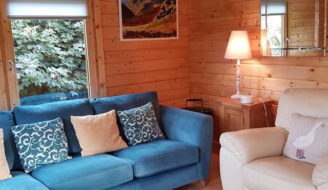NEW PROPERTY Log Cabin, Amazing View, Warm and Comfortable