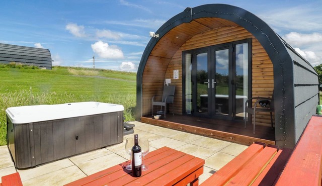 OAK, pet friendly, character holiday cottage in Ulverston
