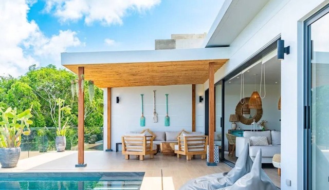 Ocean Dream Villa, 3-bedroom retreat with private pool and sea views