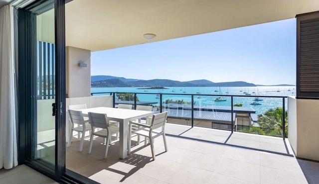 Ocean view 3 bedroom family friendly 2 pools WI-FI