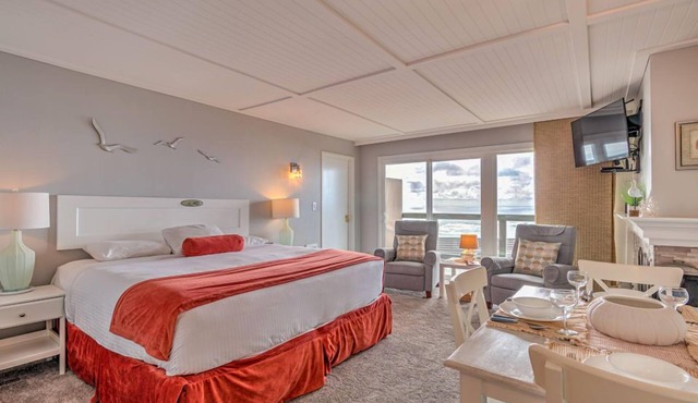 Ocean View Studio with Full Kitchen and King Bed