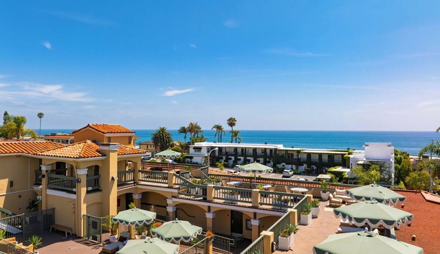 Ocean Views + Pool + Hot Tub| Walk to Beach + Laguna Attractions + Dining