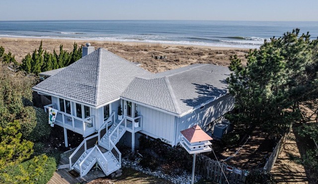 OCEANFRONT - Great views, Hot Tub, Sleeps 9
