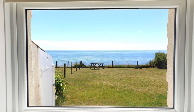 Old Coastguard Cottage, uninterrupted sea views