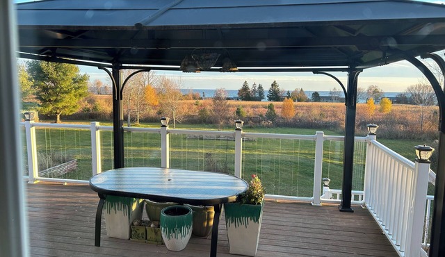 one suit share kitchen, dining room, leaving room, with AC in Colborne in Colborne