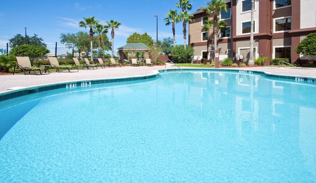 Only 1.5 Miles from Orlando International Airport + 24 Hour Business Center | 25 Minutes to Disney World