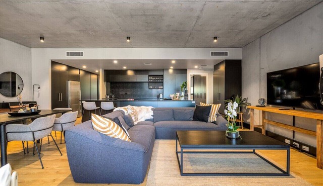 Onyx Apt · Onsite EV Charger · 5mins to Foreshore